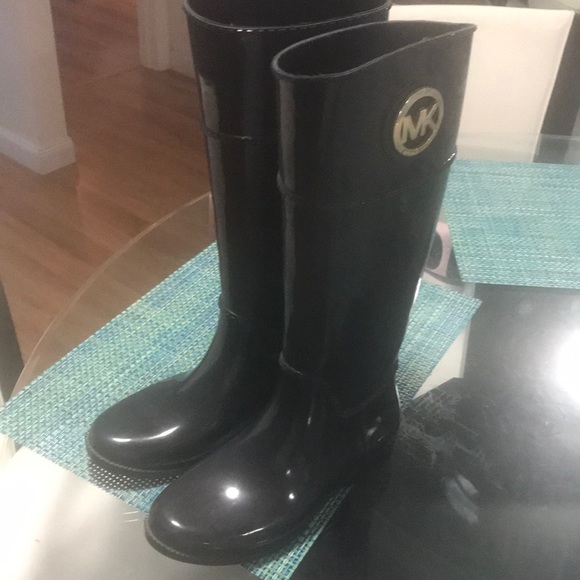Black Michael Kors rain boots - Picture 2 of 4